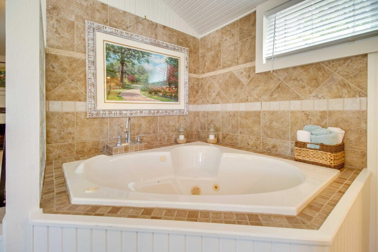 Charming Mountain Home Retreat Walk To Marina! Εξωτερικό φωτογραφία